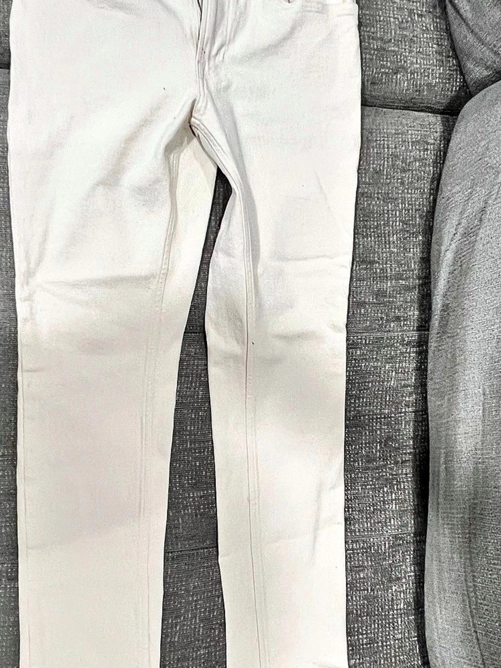 Everlane Minimalist Off-White Classic Straight Fit Jeans. T12